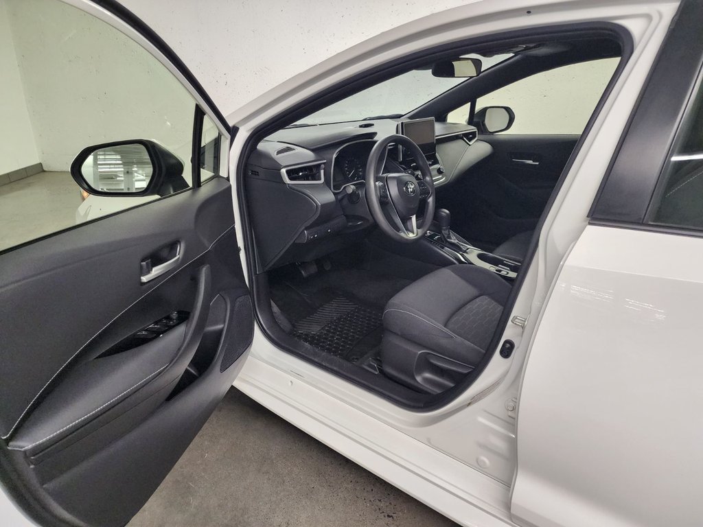 2025 Toyota Corolla Hatchback SE 5-DOOR AUTO|CAMERA|BLUETOOTH in Laval, Quebec - 11 - w1024h768px