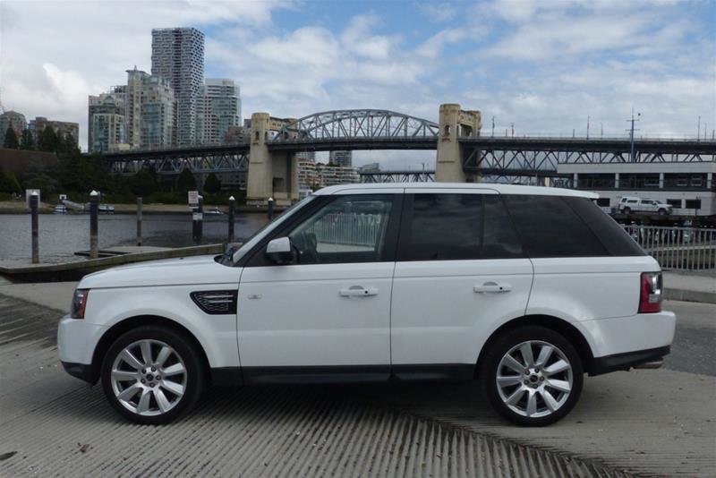 Audi Downtown Vancouver 2012 Land Rover Range Rover