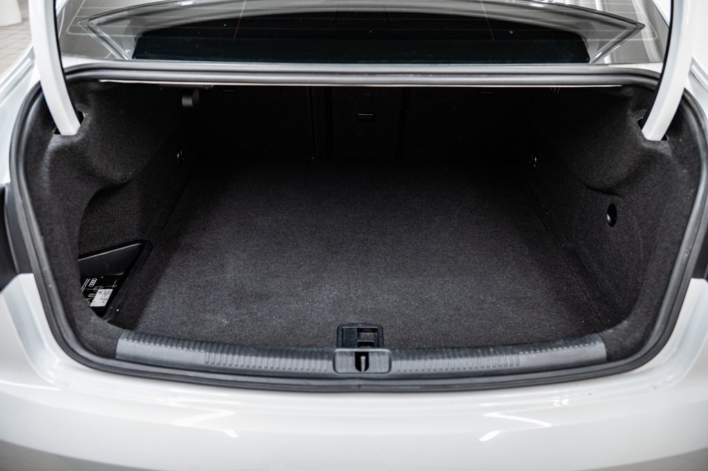 Audi A3 PROGRESSIV S-LINE PREMIUM PKG 2019 à Laval, Québec - 12 - w1024h768px