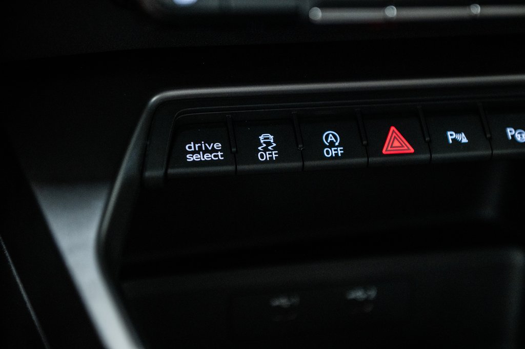 Audi A3 Sedan KOMFORT QUATTRO 18 PCS 2023 à Laval, Québec - 23 - w1024h768px