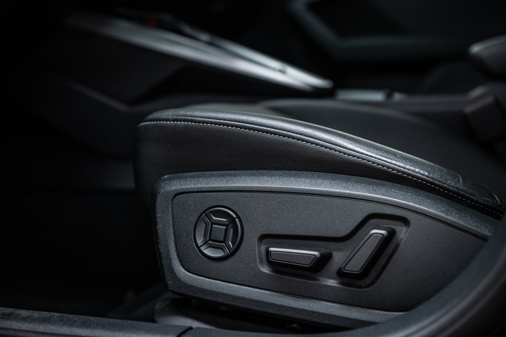 Audi A3 Komfort QUATTRO 18 PCS TOIT CUIR CARPLAY 2023 à Laval, Québec - 14 - w1024h768px
