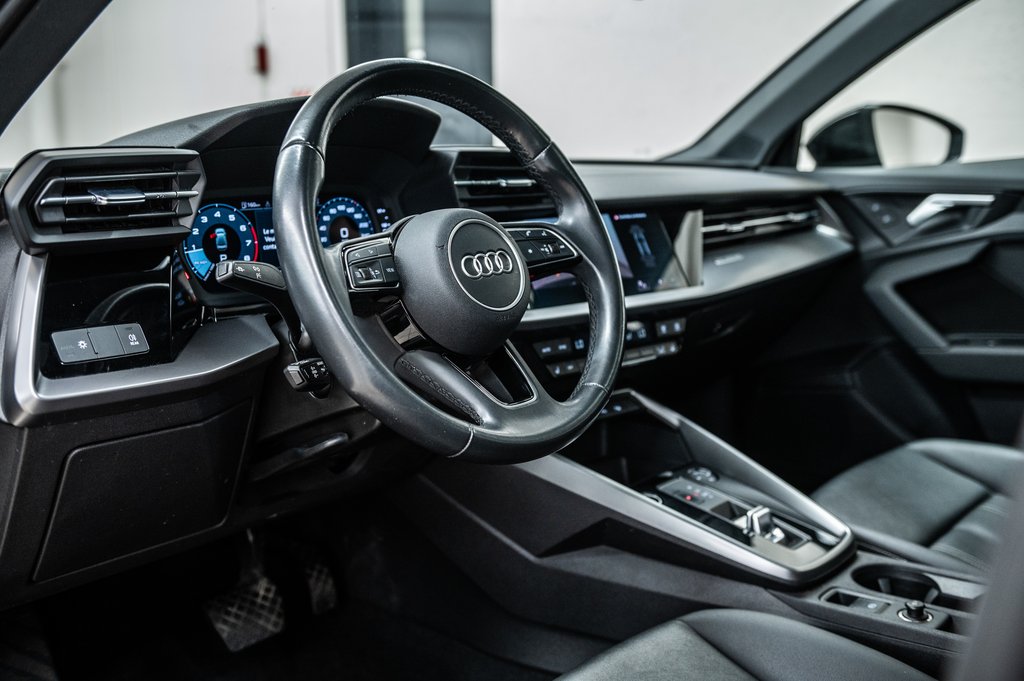 Audi A3 Komfort QUATTRO 18 PCS TOIT CUIR CARPLAY 2023 à Laval, Québec - 15 - w1024h768px