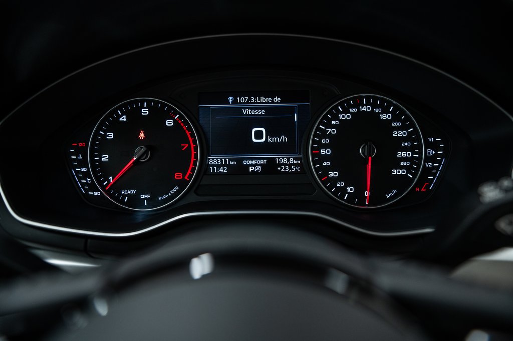 Audi A4 Sedan KOMFORT ENS COMMODITÉ 2018 à Laval, Québec - 17 - w1024h768px