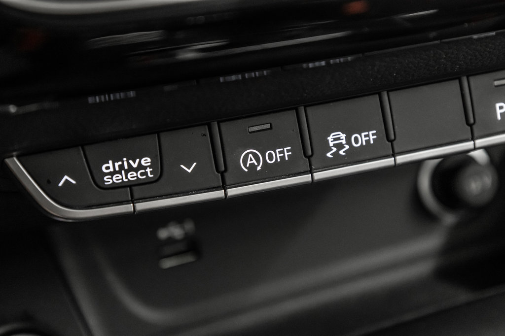 Audi A4 Sedan TECHNIK S-LINE BLACK PKG 19 PCS 2021 à Laval, Québec - 28 - w1024h768px