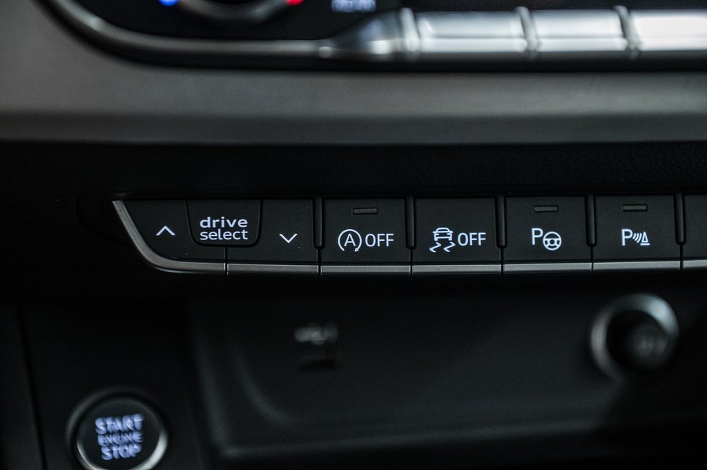 2023 Audi A4 Sedan PROGRESSIV S-LINE BLACK PKG 19 PCS in Laval, Quebec - 25 - w1024h768px