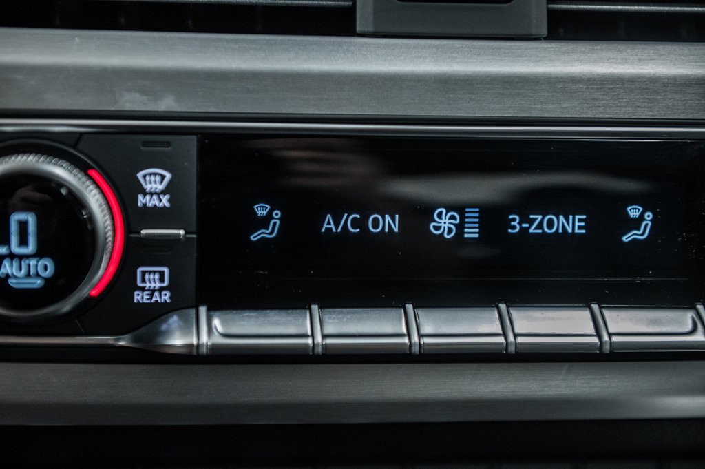 2023 Audi A4 Sedan PROGRESSIV S-LINE BLACK PKG 19 PCS in Laval, Quebec - 24 - w1024h768px