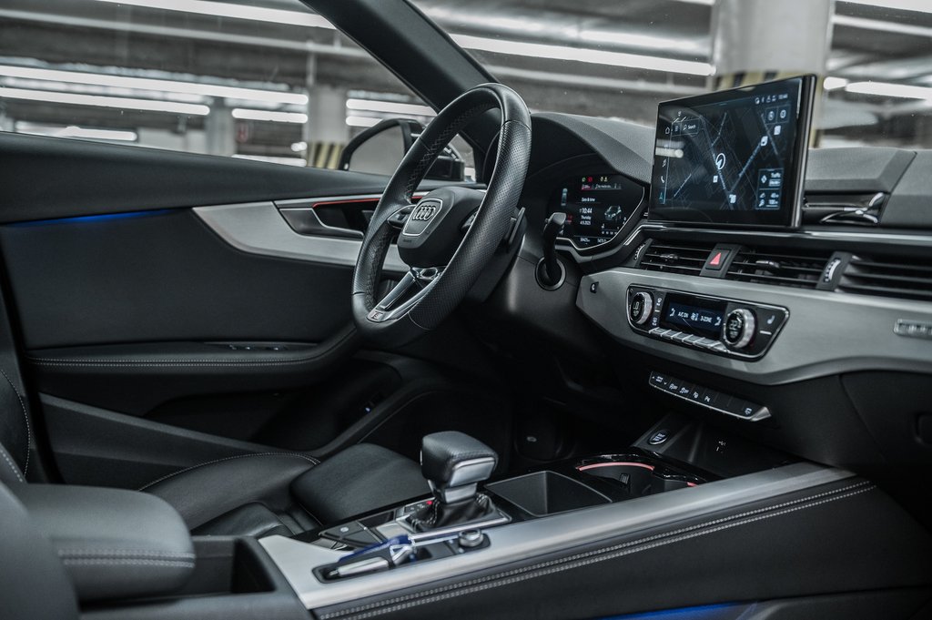 2023 Audi A4 Sedan PROGRESSIV S-LINE BLACK PKG 19 PCS in Laval, Quebec - 31 - w1024h768px