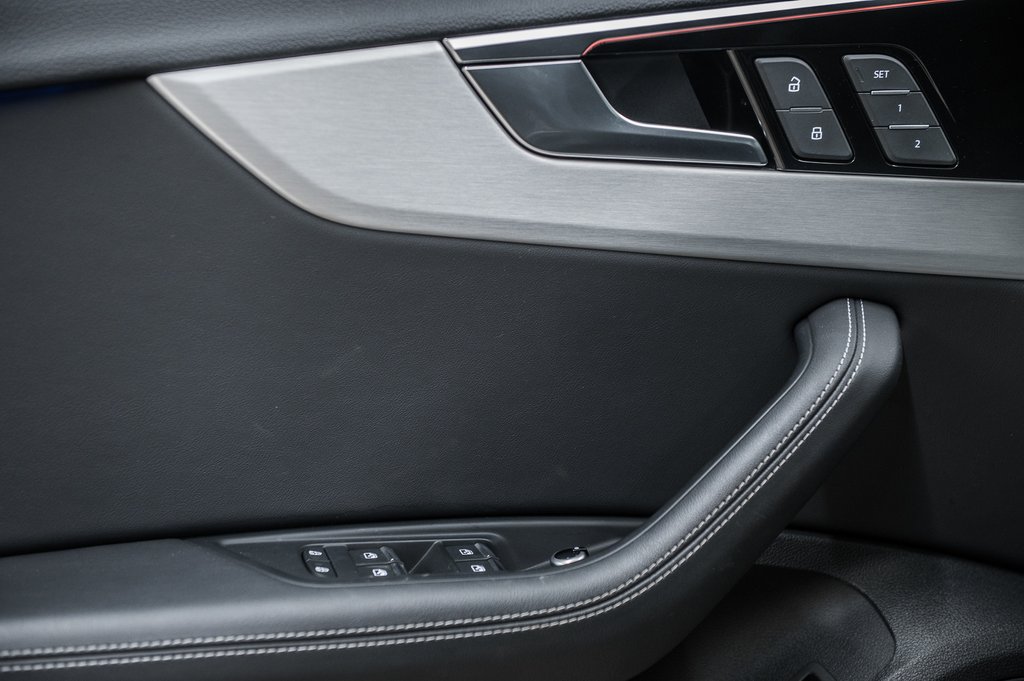 2023 Audi A4 Sedan PROGRESSIV S-LINE BLACK PKG 19 PCS in Laval, Quebec - 13 - w1024h768px