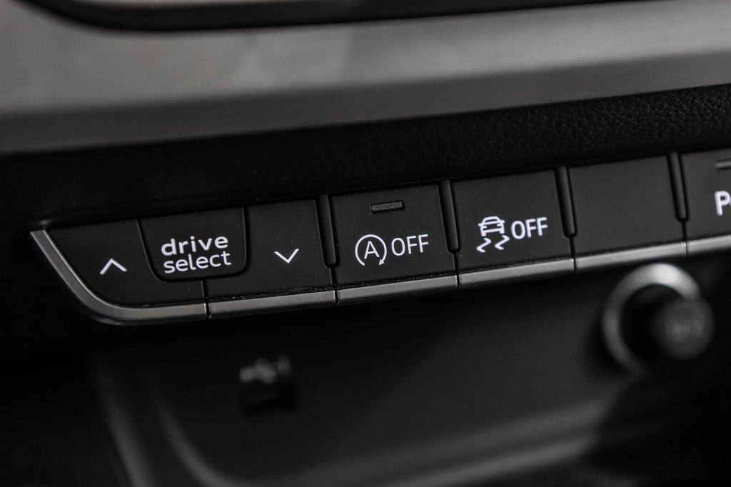 2023 Audi A4 Sedan PROGRESSIV S-LINE BLACK PKG in Laval, Quebec - 28 - w1024h768px