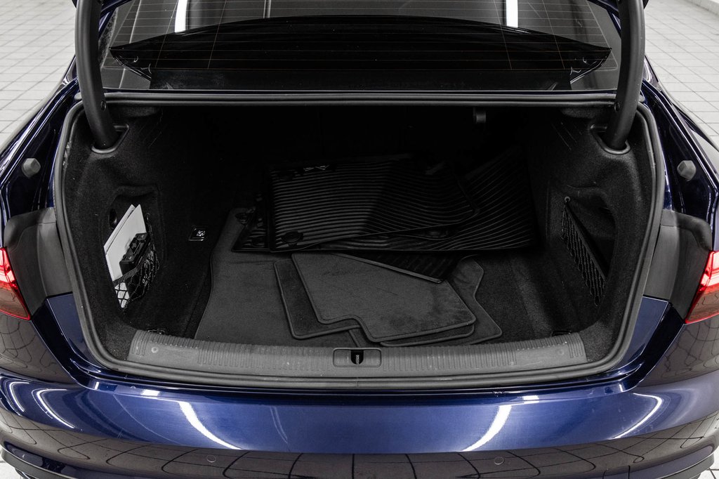 2023 Audi A4 Sedan PROGRESSIV S-LINE BLACK PKG in Laval, Quebec - 11 - w1024h768px