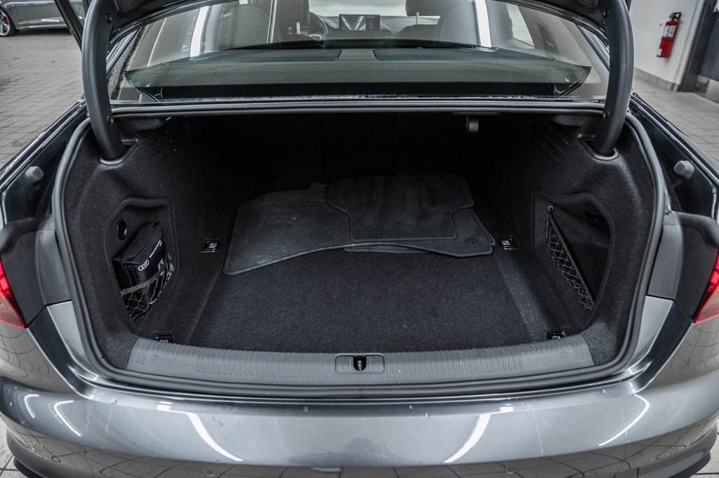 Audi A4 Sedan PROGRESSIV, S-LINE COMPETITION PACKAGE 2023 à Laval, Québec - 12 - w1024h768px