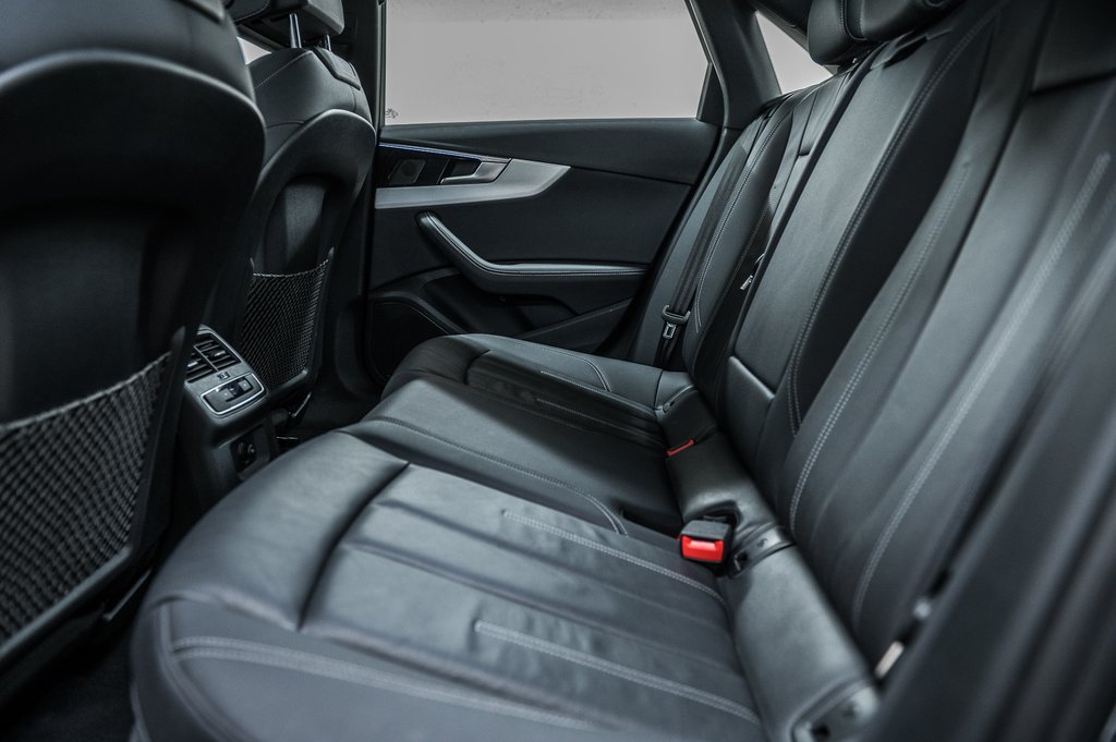 Audi A4 Sedan PROGRESSIV, S-LINE COMPETITION PACKAGE 2023 à Laval, Québec - 27 - w1024h768px