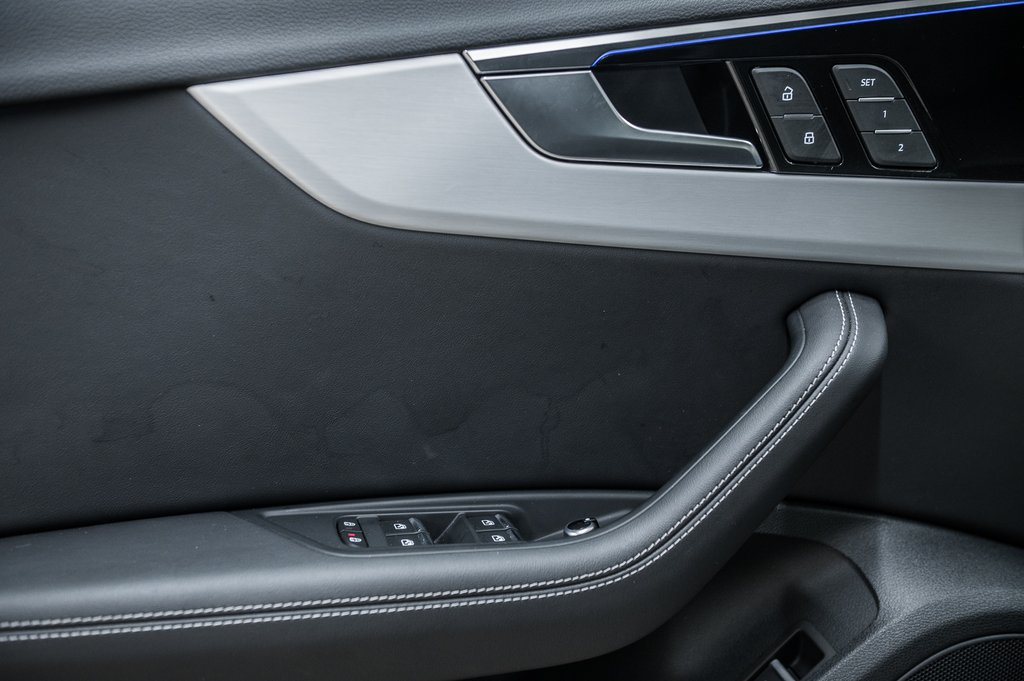 Audi A4 Sedan PROGRESSIV, S-LINE COMPETITION PACKAGE 2023 à Laval, Québec - 13 - w1024h768px