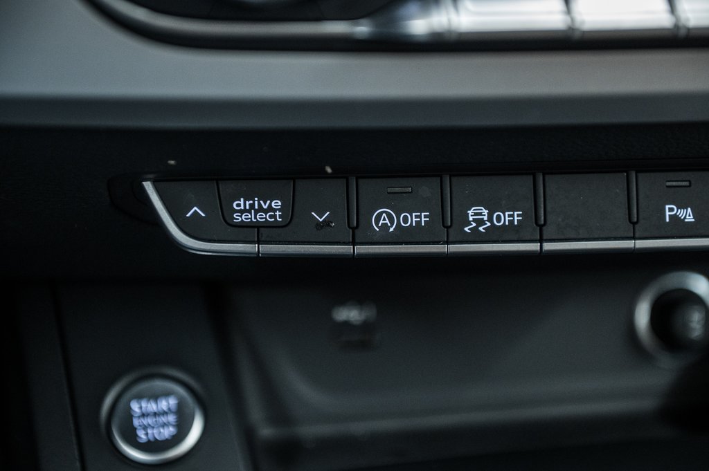 Audi A4 Sedan KOMFORT QUATTRO 45 TFSI 2024 à Laval, Québec - 23 - w1024h768px