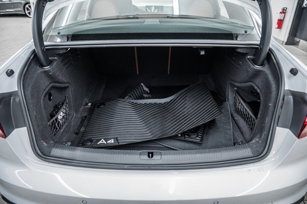 Audi A4 Sedan KOMFORT QUATTRO 45 TFSI 2024 à Laval, Québec - 11 - w1024h768px