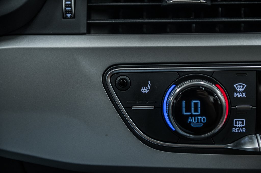 Audi A4 Sedan KOMFORT QUATTRO 45 TFSI 2024 à Laval, Québec - 21 - w1024h768px