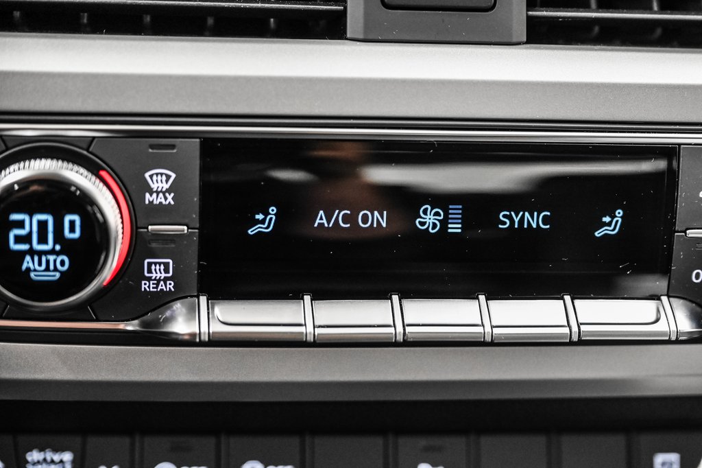 Audi A4 KOMFORT QUATTRO 45TFSI 2023 à Laval, Québec - 16 - w1024h768px