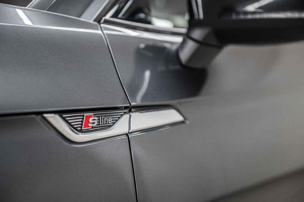 Audi A5 Sportback PROGRESSIV S-LINE BLACK OPTIC 19 PCS 2021 à Laval, Québec - 7 - w1024h768px