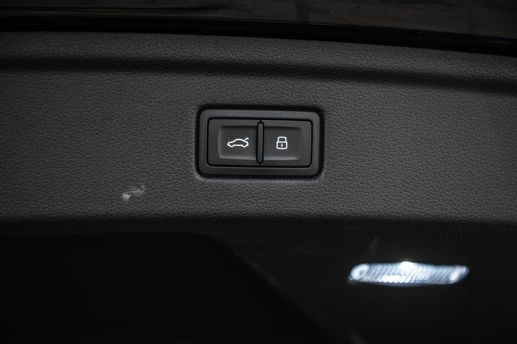 Audi A5 Sportback PROGRESSIV S-LINE BLACK PKG 20 PCS 2023 à Laval, Québec - 13 - w1024h768px
