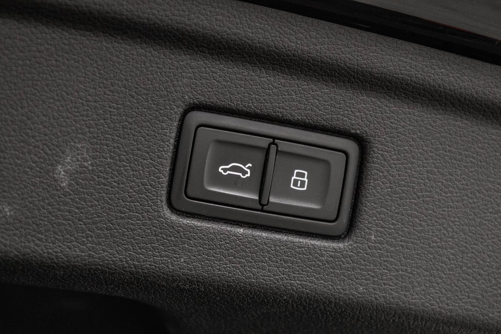 Audi A5 Sportback PROGRESSIV S-LINE BLACK PKG 20 PCS 2023 à Laval, Québec - 12 - w1024h768px