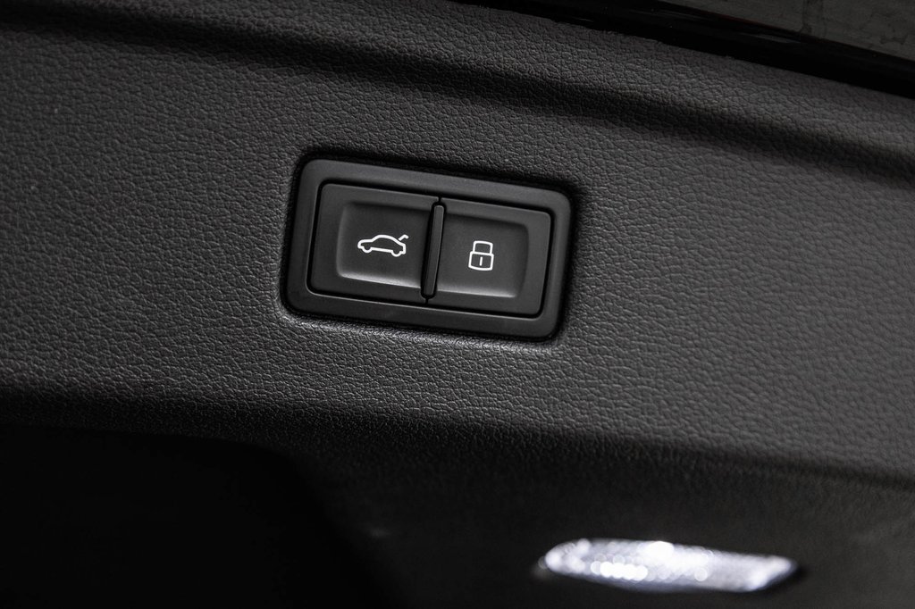 2023 Audi A5 Sportback PROGRESSIV S-LINE BLACK PKG in Laval, Quebec - 12 - w1024h768px