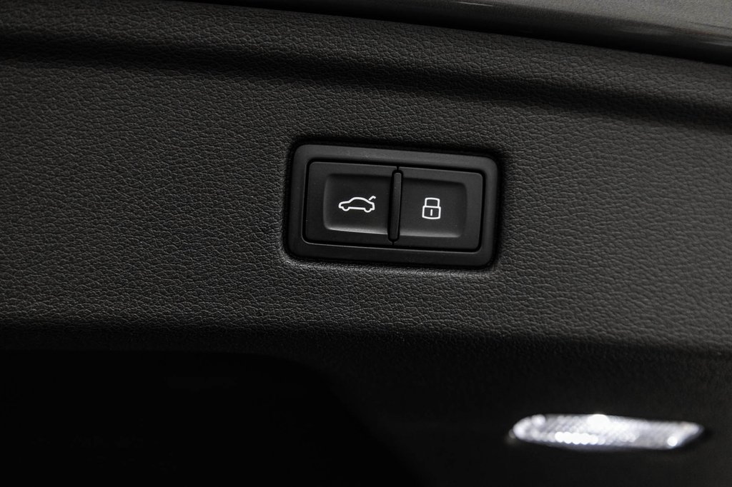 2023 Audi A5 Sportback PROGRESSIV S-LINE BLACK PKG in Laval, Quebec - 12 - w1024h768px