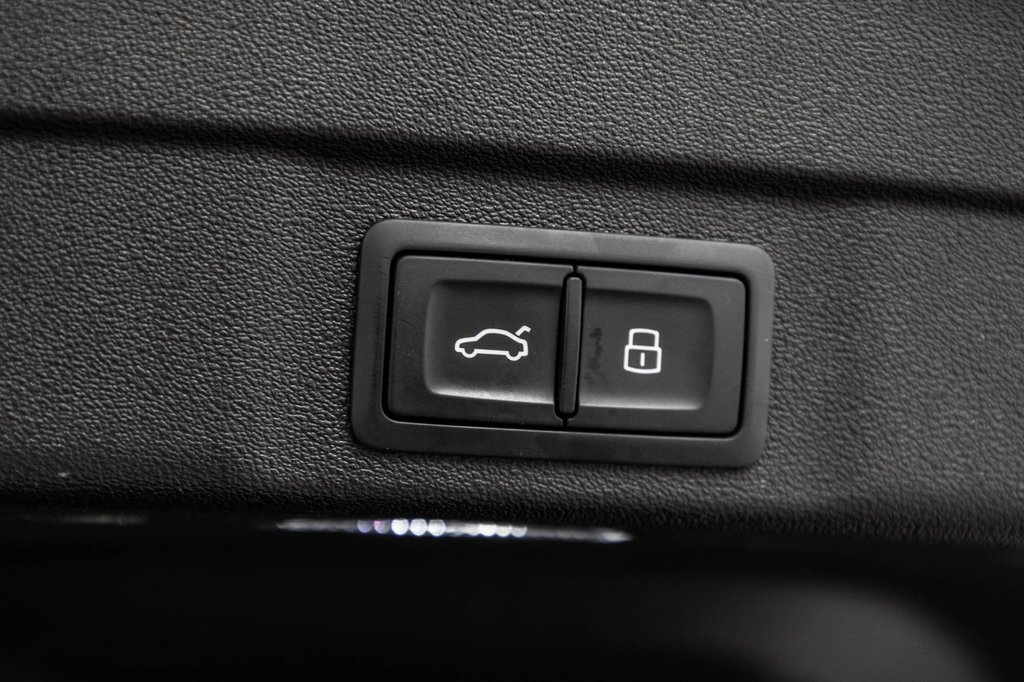 Audi A5 ALL NEW A5 BLACK OPTIC 19 PCS 2025 à Laval, Québec - 12 - w1024h768px