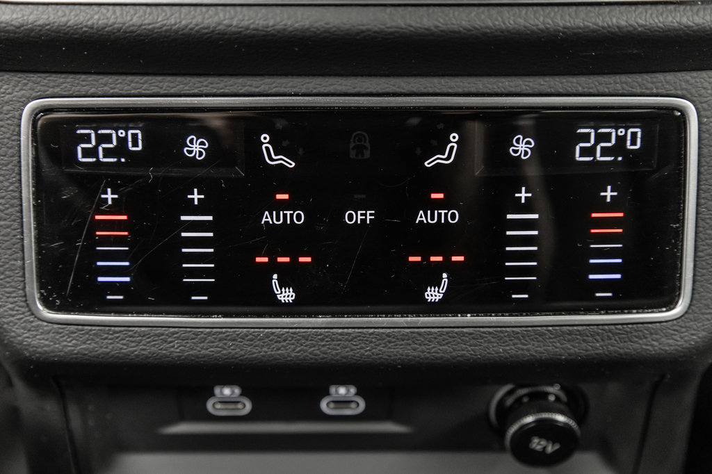 2022 Audi A6 Sedan V6 55TFSI  TECHNIK, S-LINE BLACK OPTICS, 21PCS in Laval, Quebec - 36 - w1024h768px