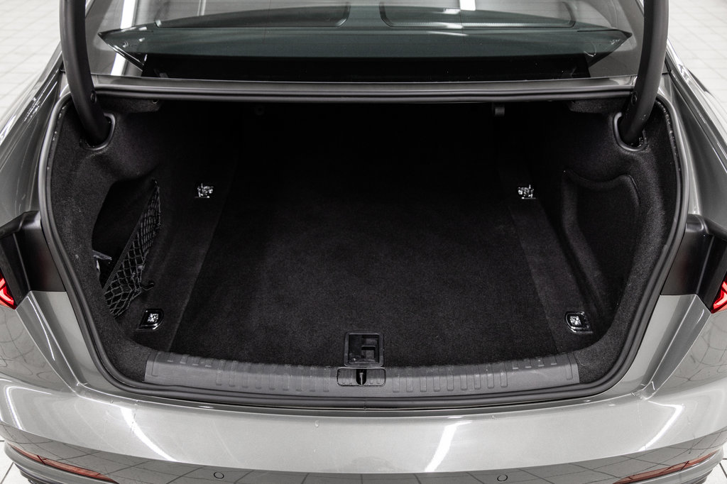 2022 Audi A6 Sedan V6 55TFSI  TECHNIK, S-LINE BLACK OPTICS, 21PCS in Laval, Quebec - 11 - w1024h768px