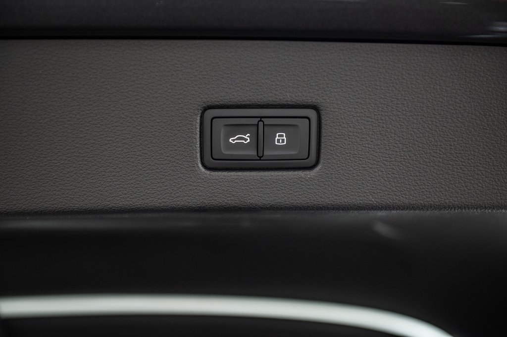 Audi A7 Sportback TECHNIK S-LINE BLACK OPTIC DYNAMIC PKG 2025 à Laval, Québec - 13 - w1024h768px