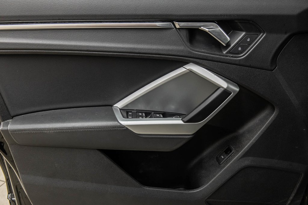 2019 Audi Q3 PROGRESSIV QUATTRO 19 PCS in Laval, Quebec - 13 - w1024h768px