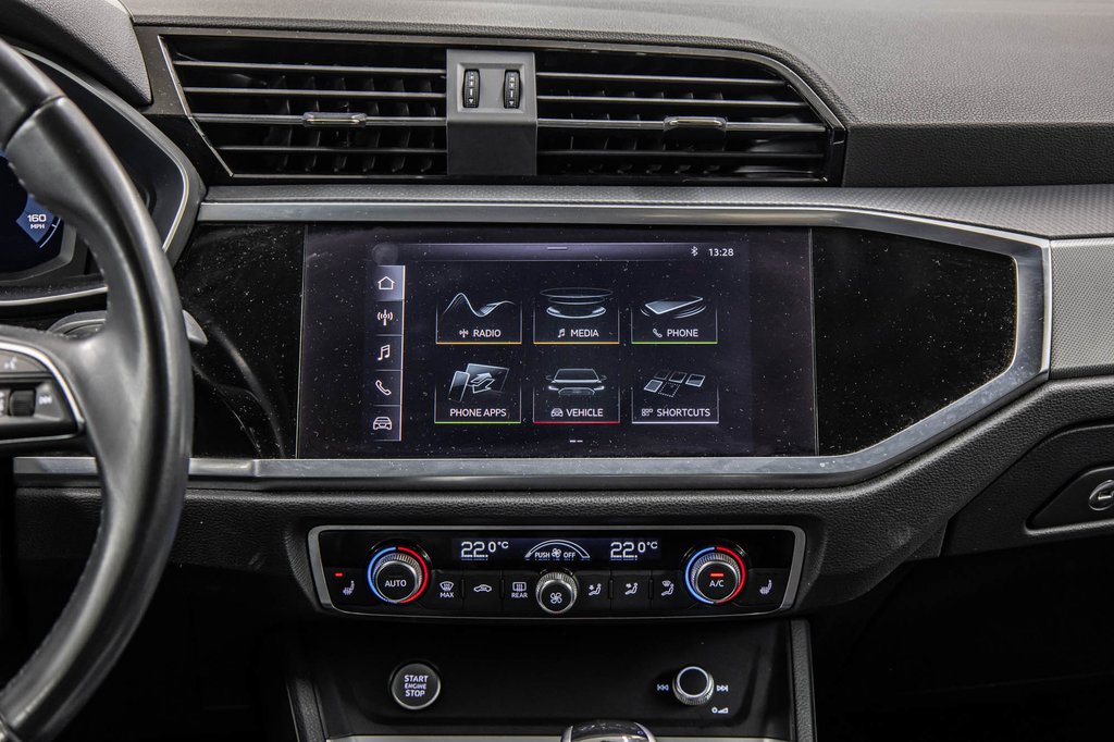 2019 Audi Q3 PROGRESSIV QUATTRO 19 PCS in Laval, Quebec - 31 - w1024h768px