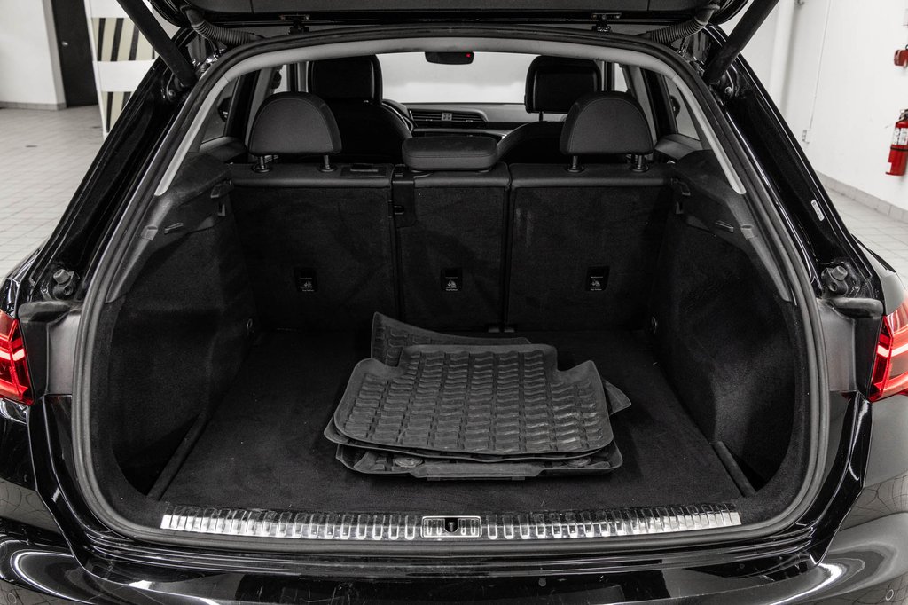 2019 Audi Q3 PROGRESSIV QUATTRO 19 PCS in Laval, Quebec - 11 - w1024h768px