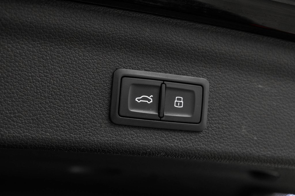 2019 Audi Q3 PROGRESSIV QUATTRO 19 PCS in Laval, Quebec - 12 - w1024h768px