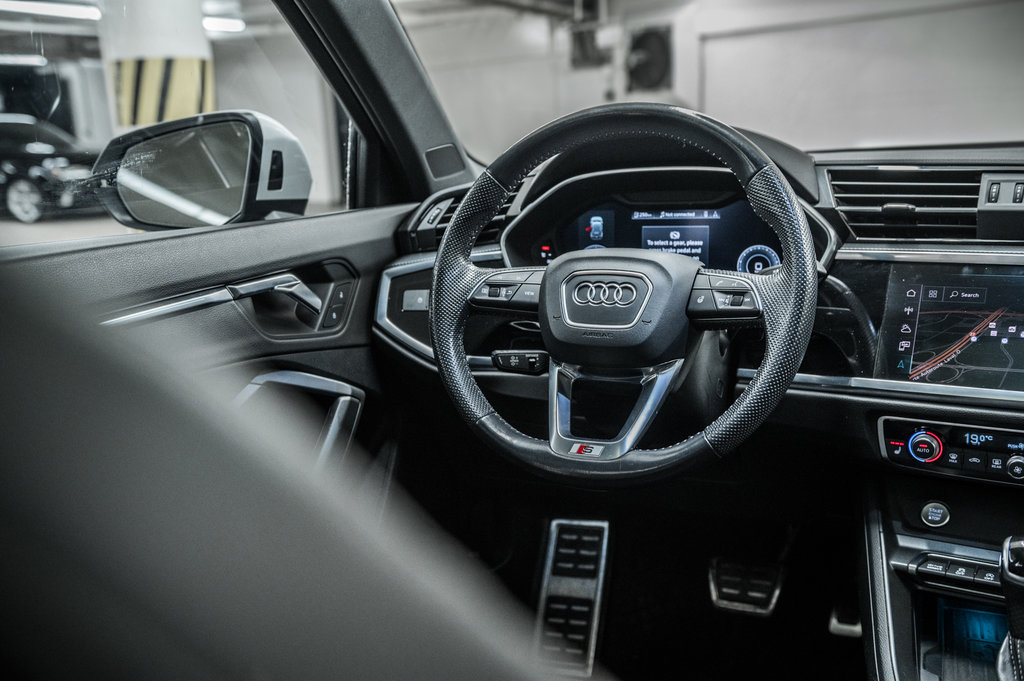 2020 Audi Q3 TECHNIK S-LINE BLACK OPTIC ADV DRIVER in Laval, Quebec - 31 - w1024h768px