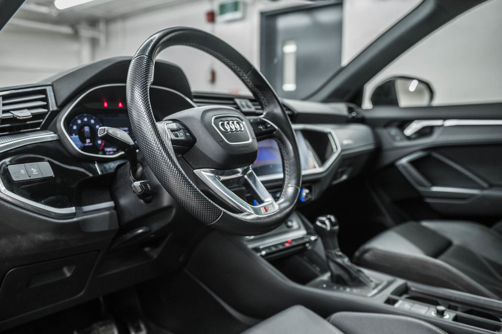 2021 Audi Q3 PROGRESSIV S-LINE BLACK OPTIC in Laval, Quebec - 17 - w1024h768px