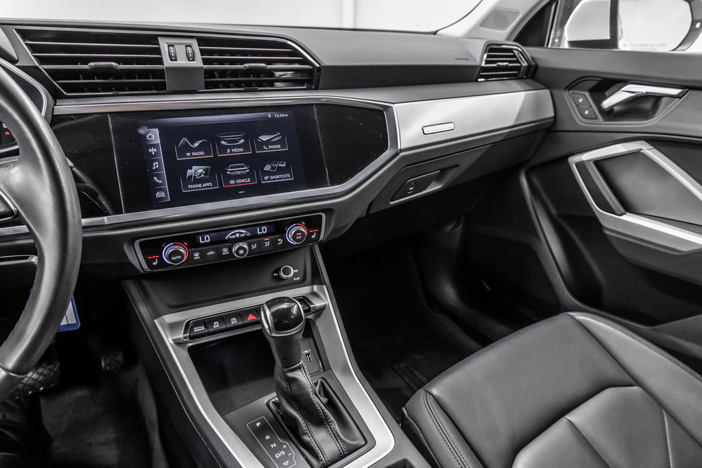 2021 Audi Q3 KOMFORT QUATTRO 45 TFSI in Laval, Quebec - 21 - w1024h768px