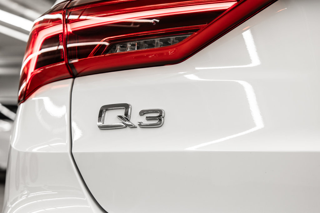 2021 Audi Q3 KOMFORT QUATTRO 45 TFSI in Laval, Quebec - 9 - w1024h768px