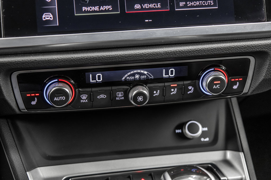 2021 Audi Q3 KOMFORT QUATTRO 45 TFSI in Laval, Quebec - 23 - w1024h768px