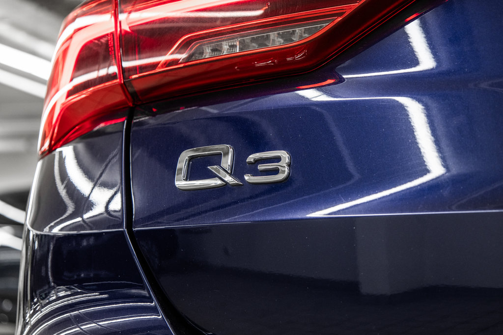 Audi Q3 40TFSI KOMFORT VORSPRUNG EDITION 2021 à Laval, Québec - 9 - w1024h768px