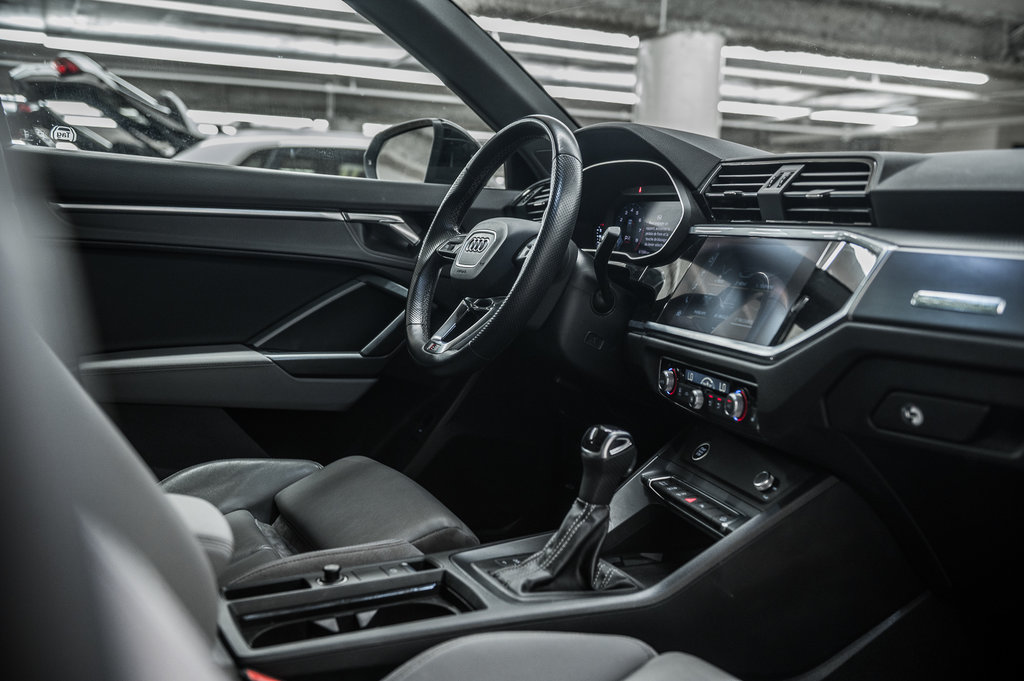 Audi Q3 PROGRESSIV S-LINE BLACK OPTIC 20 PCS 2021 à Laval, Québec - 31 - w1024h768px