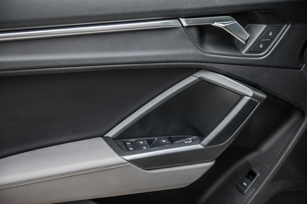 Audi Q3 PROGRESSIV S-LINE BLACK OPTIC 20 PCS 2021 à Laval, Québec - 14 - w1024h768px