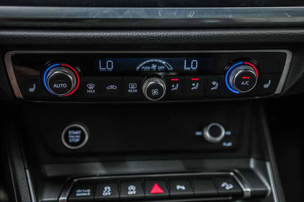 Audi Q3 PROGRESSIV S-LINE BLACK OPTIC 20 PCS 2021 à Laval, Québec - 22 - w1024h768px