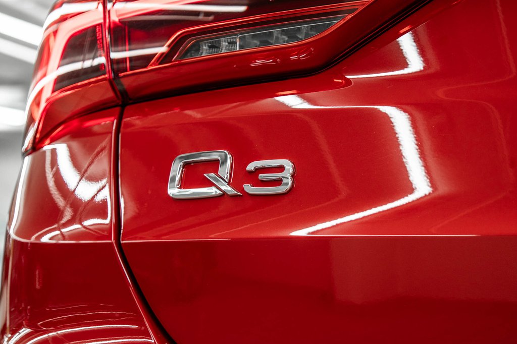 2022 Audi Q3 KOMFORT 45 TFSI QUATTRO in Laval, Quebec - 9 - w1024h768px