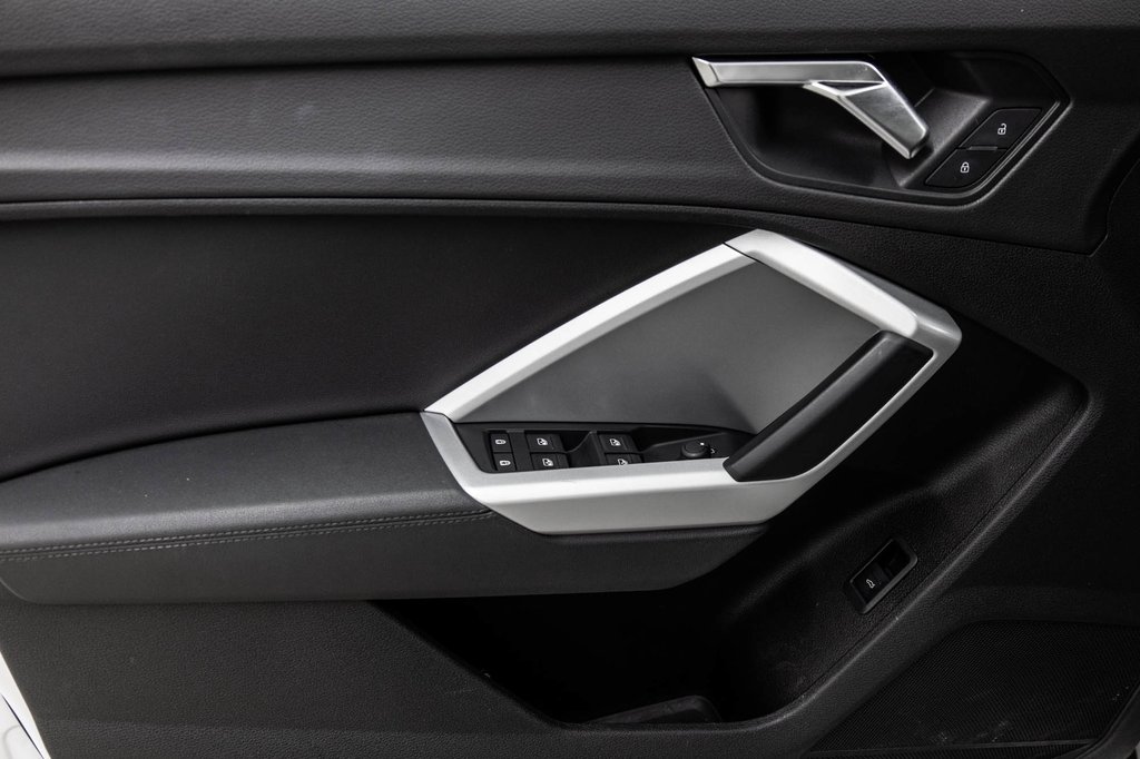 2022 Audi Q3 KOMFORT QUATTRO 45 TFSI in Laval, Quebec - 13 - w1024h768px
