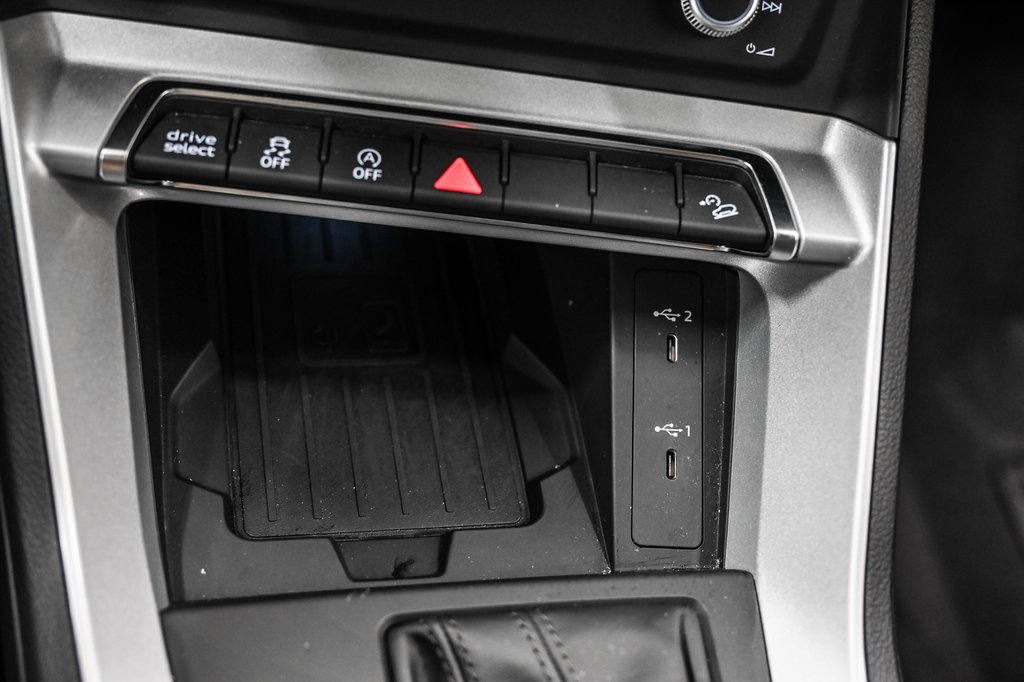 2022 Audi Q3 KOMFORT QUATTRO TECH PKG in Laval, Quebec - 15 - w1024h768px