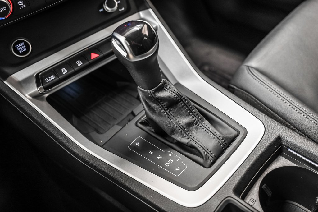 2022 Audi Q3 KOMFORT QUATTRO TECH PKG in Laval, Quebec - 14 - w1024h768px