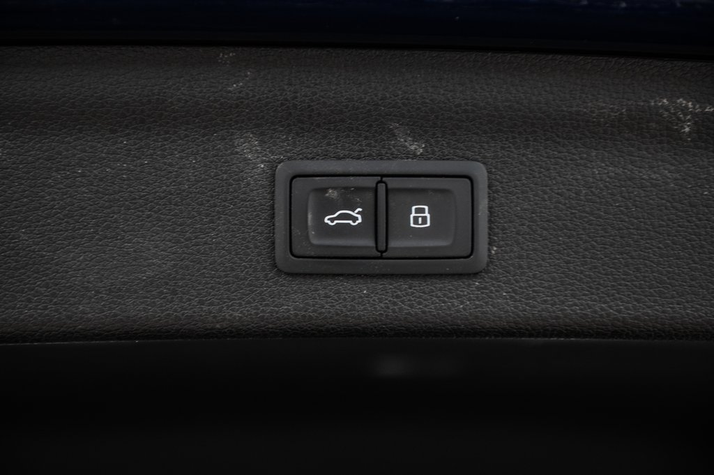 2022 Audi Q3 KOMFORT VORSPRUNG EDITION 19 PCS in Laval, Quebec - 12 - w1024h768px