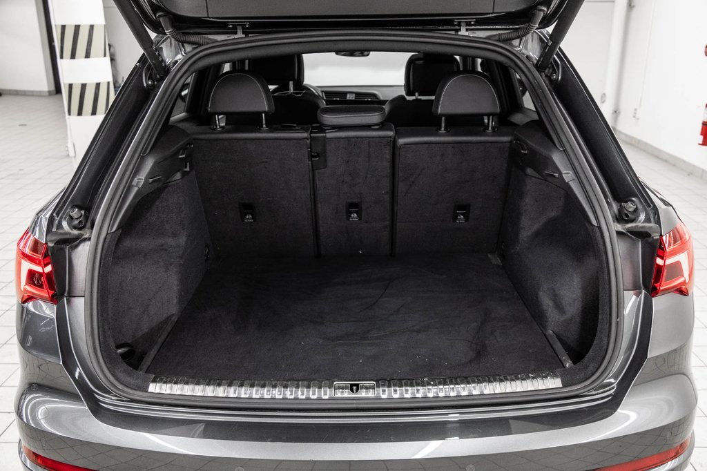 2022 Audi Q3 PROGRESSIV S-LINE BLACK PKG 20 PCS in Laval, Quebec - 11 - w1024h768px