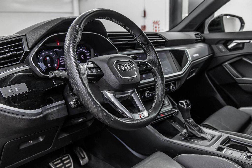 2022 Audi Q3 PROGRESSIV S-LINE BLACK PKG 20 PCS in Laval, Quebec - 16 - w1024h768px